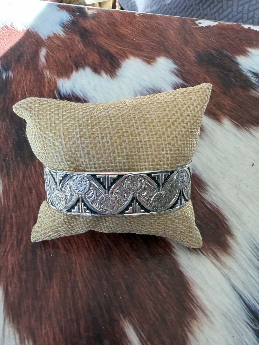 Vintage Montana Silversmiths Floral Southwestern Silver Cuff Bracelet Western